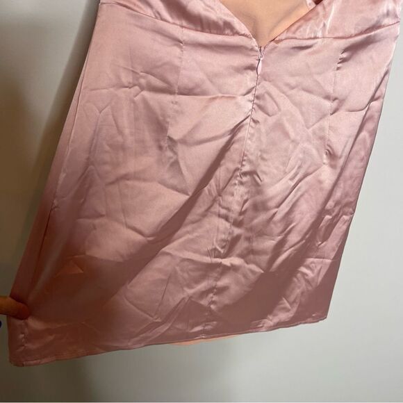 Superdown kimora satin pleated dress NWT SMALL - Picture 9 of 9